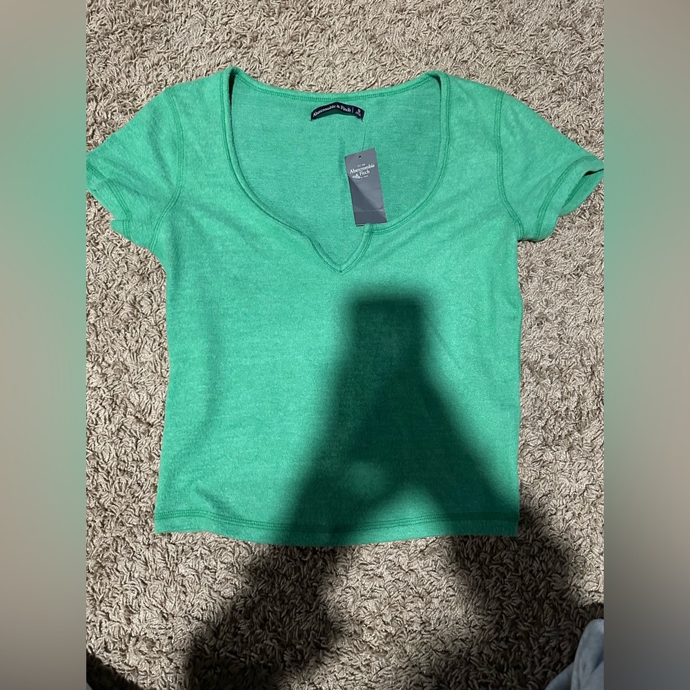 Green Abercrombie & Fitch t shirt